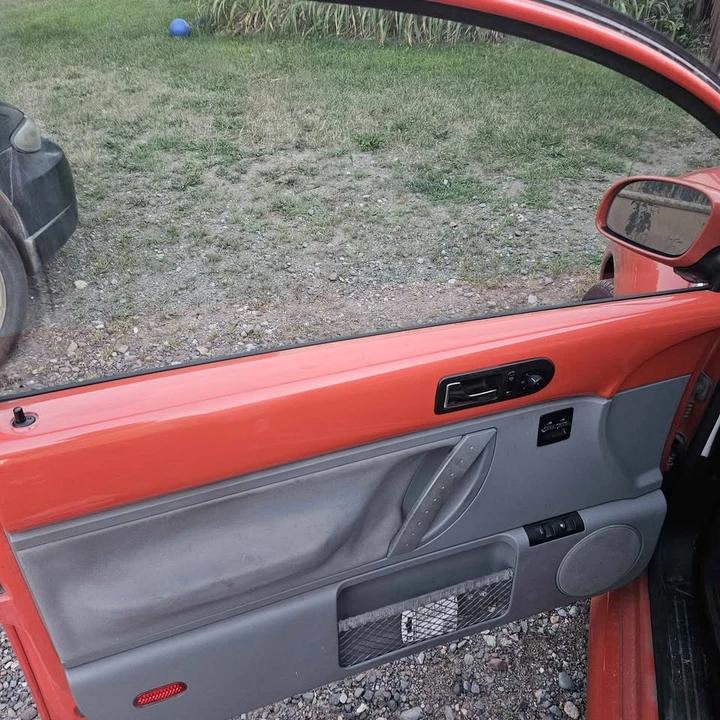 2003 Volkswagen New Beetle - Image 6 of 6