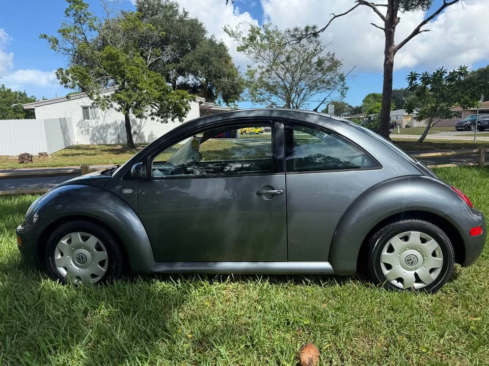 2003 Volkswagen New Beetle - Image 13 of 17