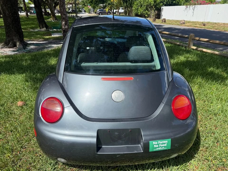 2003 Volkswagen New Beetle - Image 9 of 17