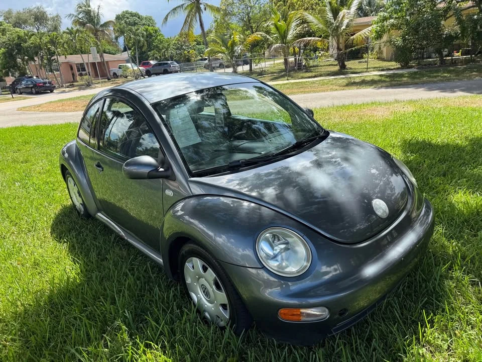 2003 Volkswagen New Beetle - Image 5 of 17