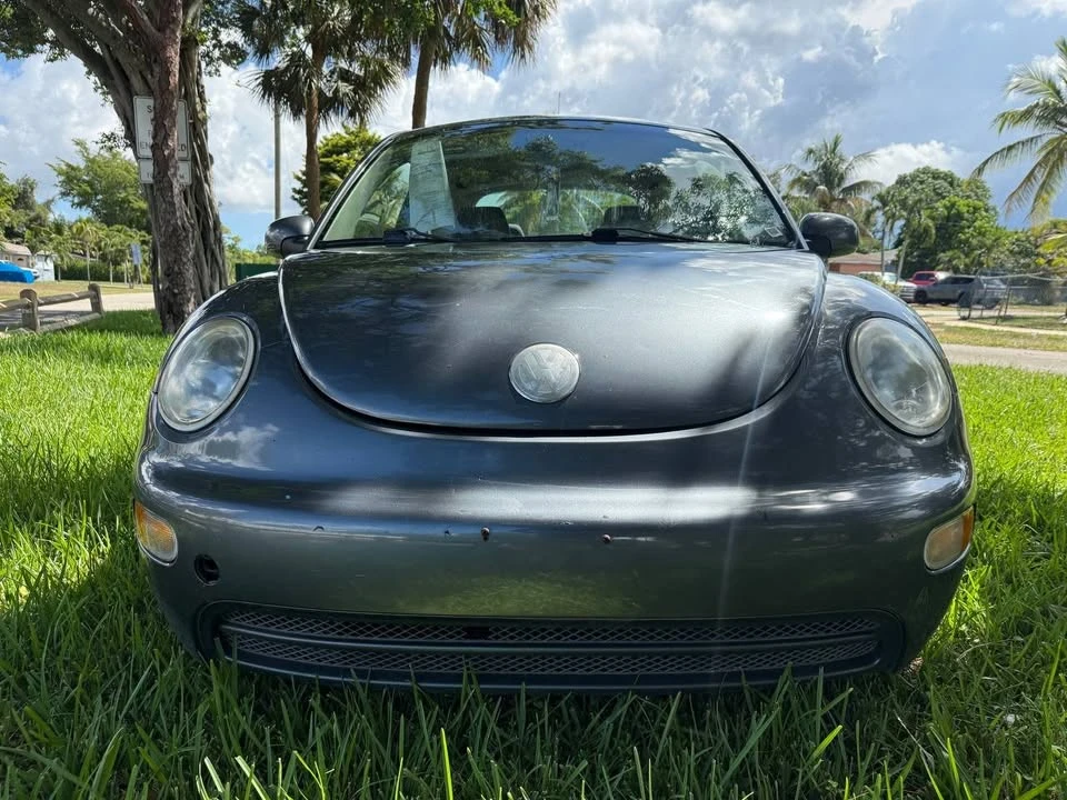 2003 Volkswagen New Beetle - Image 2 of 16