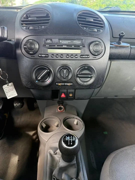 2003 Volkswagen New Beetle - Image 14 of 16