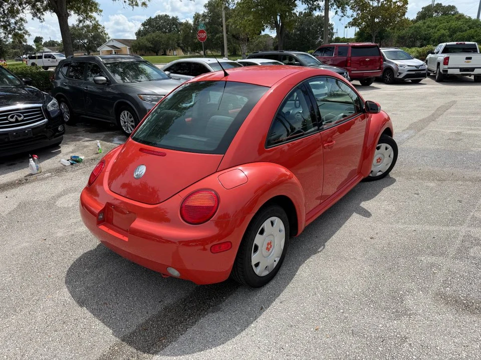 2003 Volkswagen New Beetle - Image 5 of 10