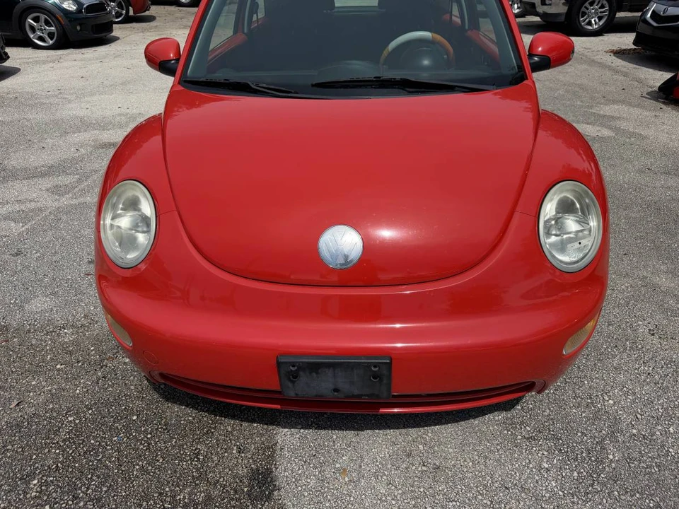 2003 Volkswagen New Beetle - Image 8 of 10
