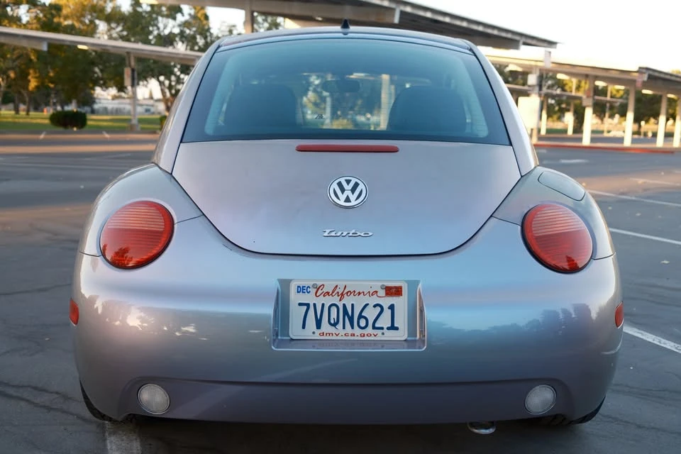 2003 Volkswagen New Beetle - Image 5 of 20