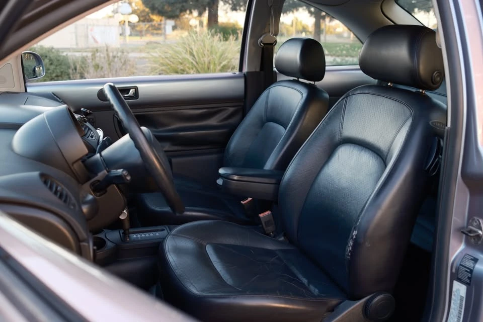 2003 Volkswagen New Beetle - Image 15 of 20