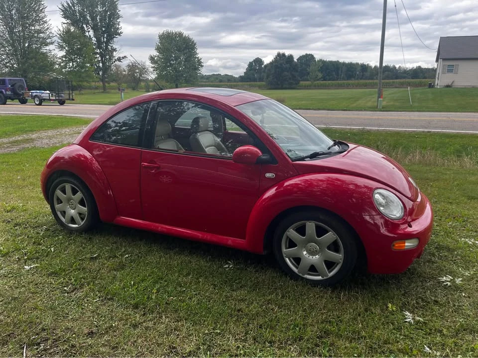 2003 Volkswagen New Beetle - Image 2 of 8