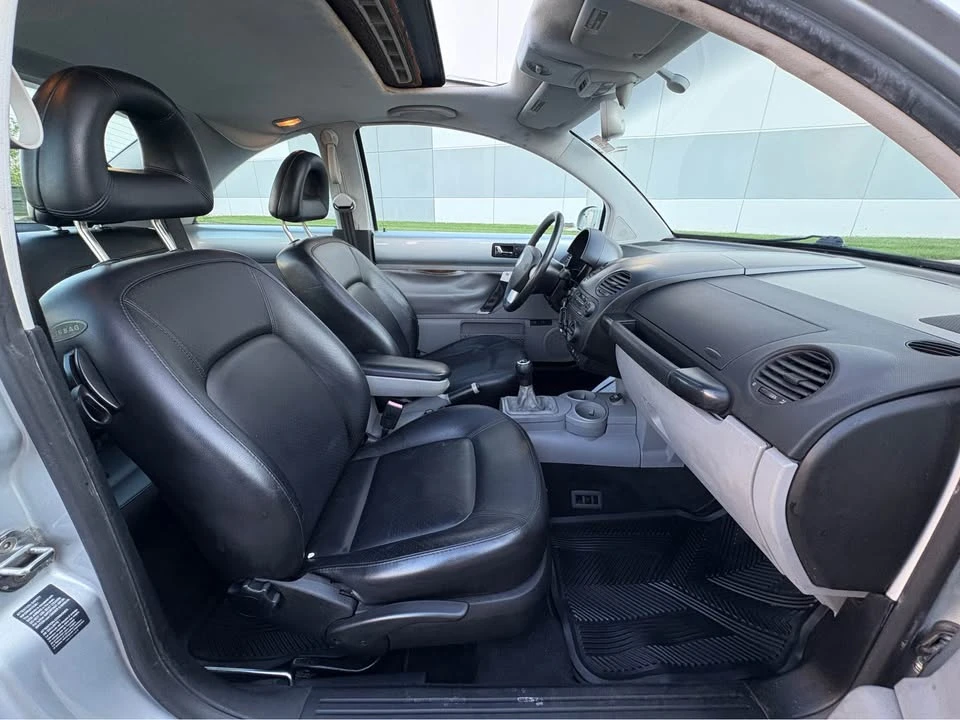 2003 Volkswagen New Beetle - Image 11 of 20