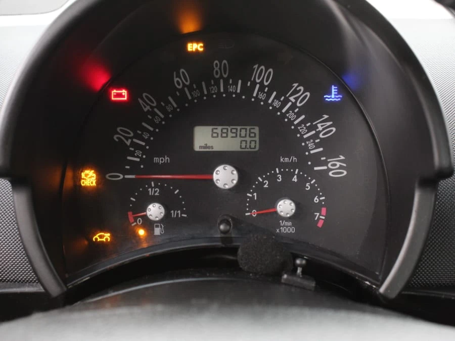2003 Volkswagen New Beetle - Image 24 of 31