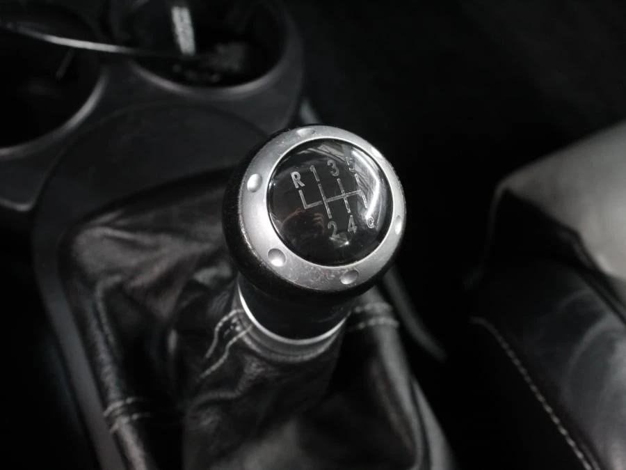2003 Volkswagen New Beetle - Image 30 of 31