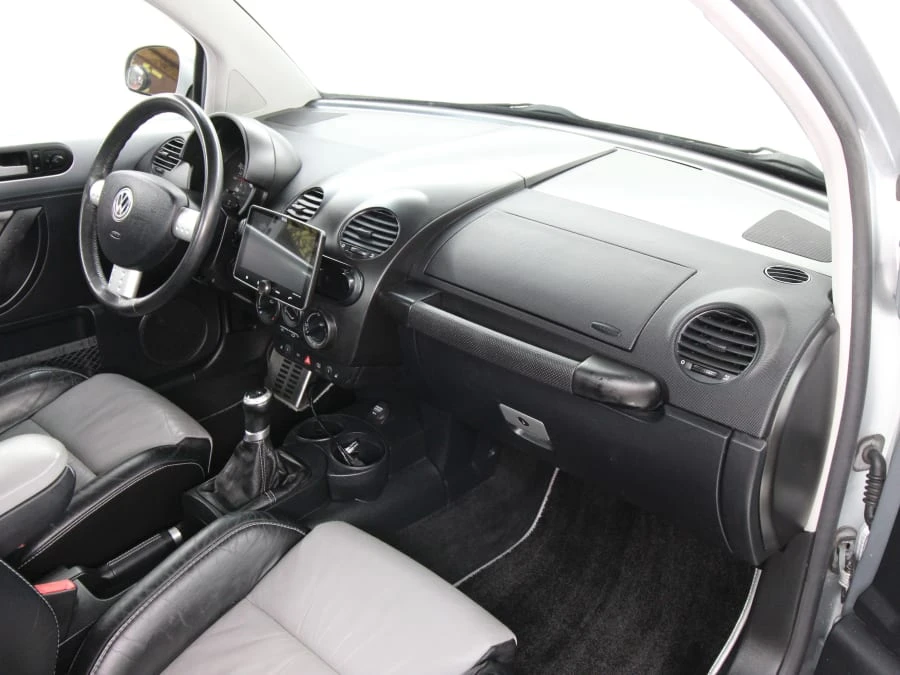 2003 Volkswagen New Beetle - Image 20 of 31