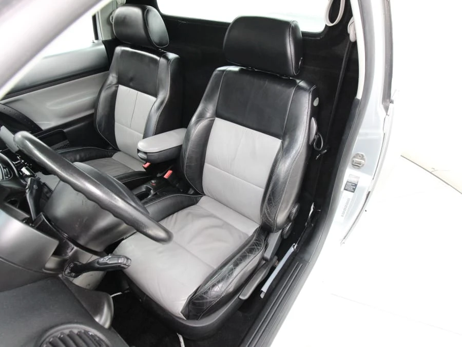 2003 Volkswagen New Beetle - Image 17 of 31