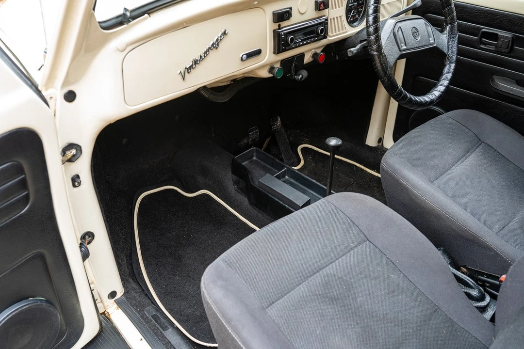 2004 Volkswagen New Beetle - Image 29 of 30