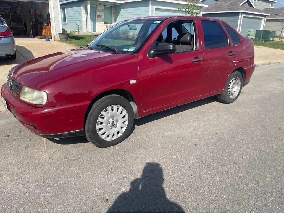 2003 Volkswagen Fox - Image 4 of 10