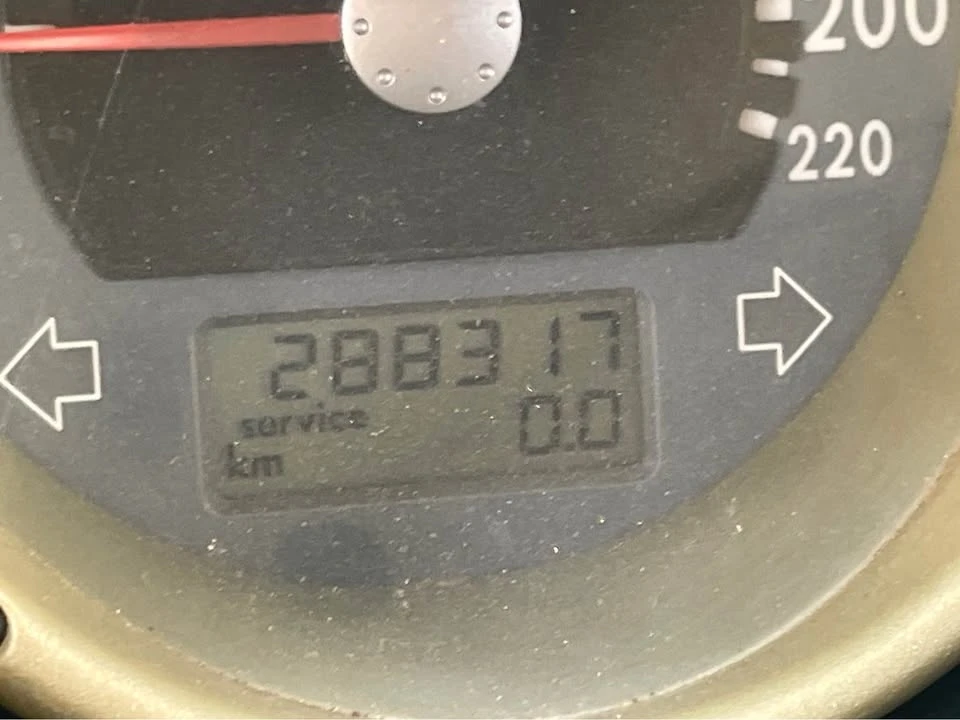 2003 Volkswagen Fox - Image 7 of 10