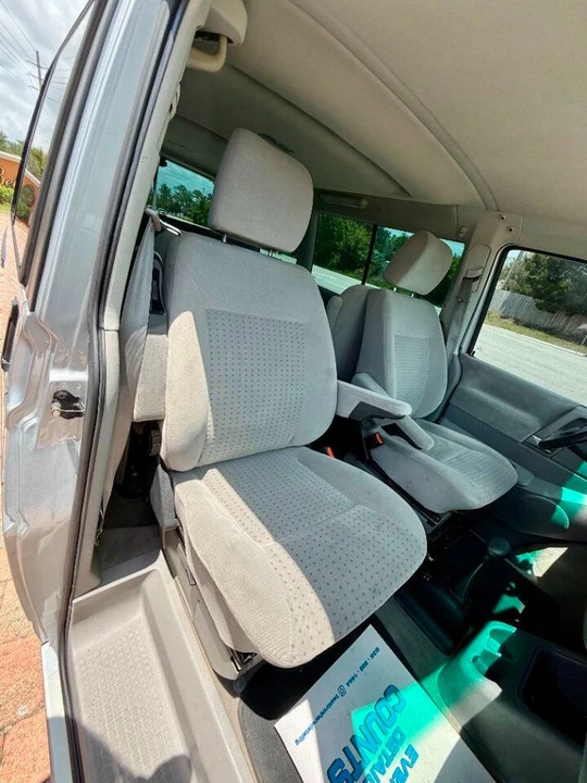 2003 Volkswagen EuroVan - Image 19 of 20