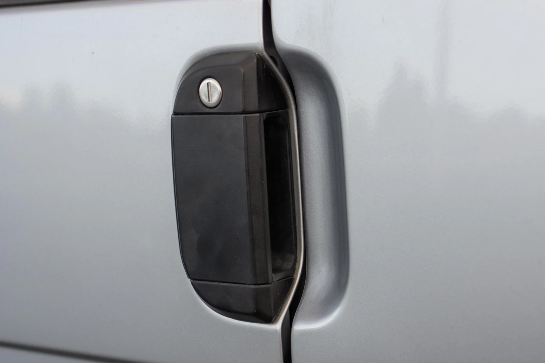 2003 Volkswagen EuroVan - Image 29 of 31