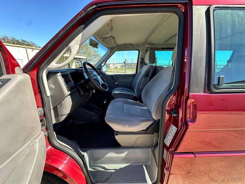2003 Volkswagen EuroVan - Image 11 of 21