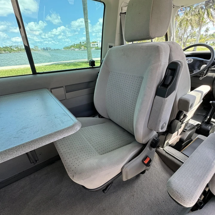 2003 Volkswagen EuroVan - Image 15 of 21