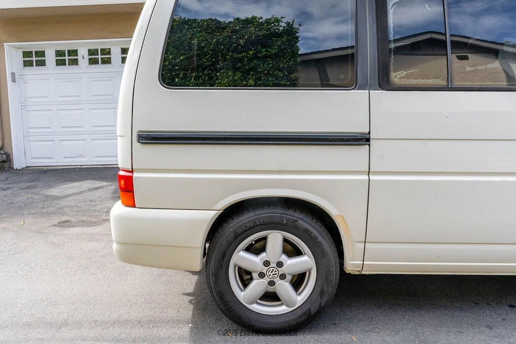 2003 Volkswagen EuroVan - Image 10 of 12