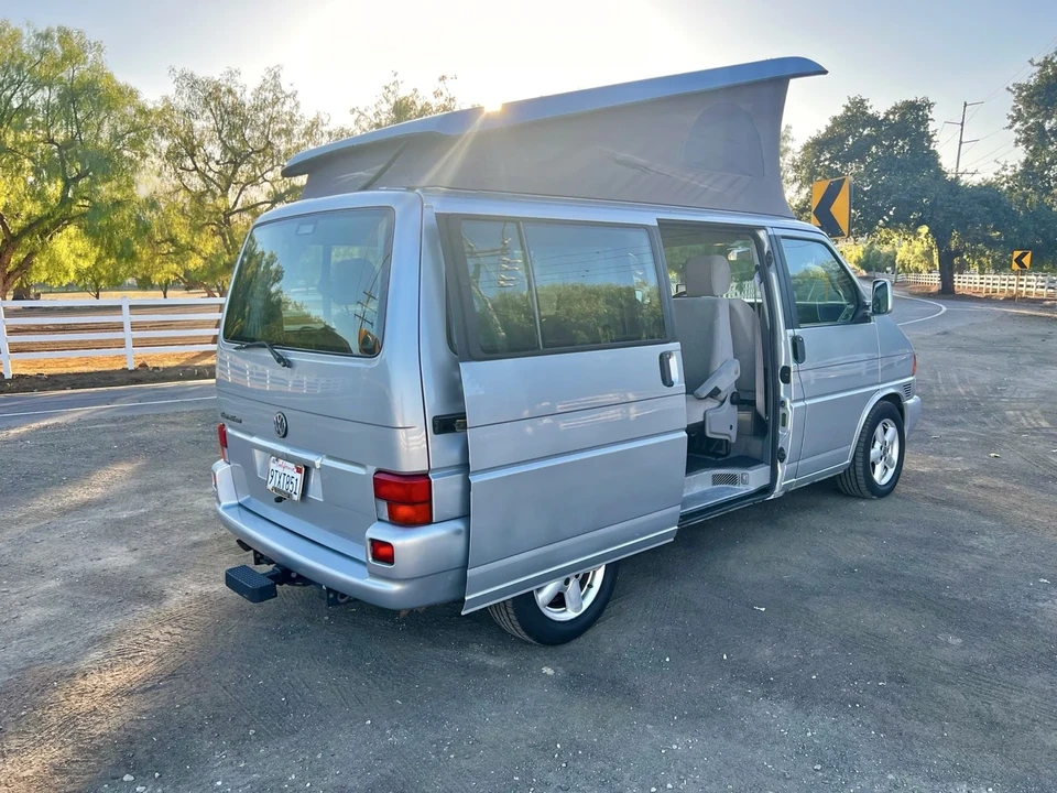 2003 Volkswagen EuroVan - Image 2 of 10