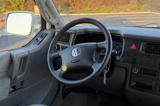 2003 Volkswagen EuroVan - Image 6 of 8