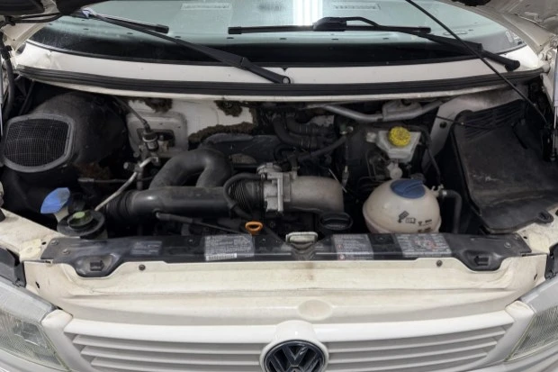 2003 Volkswagen EuroVan - Image 7 of 8