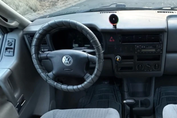 2003 Volkswagen EuroVan - Image 5 of 9