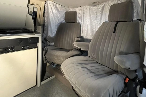 2003 Volkswagen EuroVan - Image 4 of 8