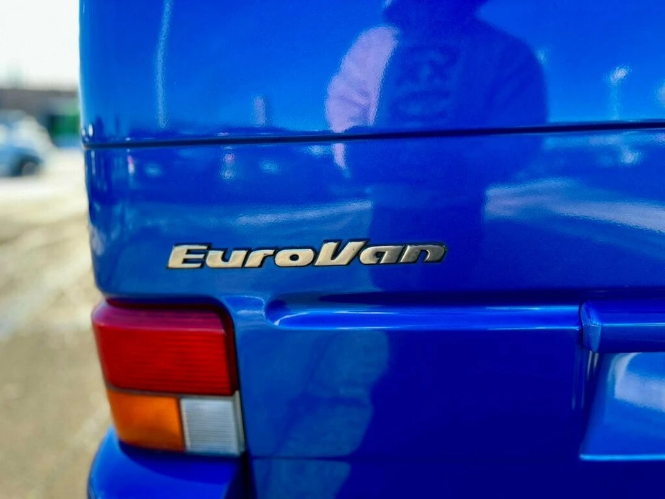 2003 Volkswagen EuroVan - Image 9 of 12