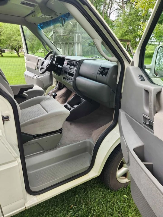 2003 Volkswagen EuroVan - Image 6 of 20
