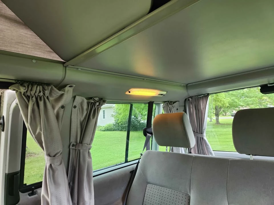 2003 Volkswagen EuroVan - Image 18 of 20