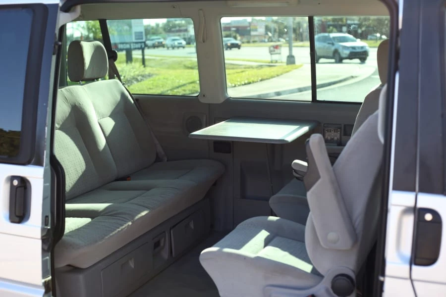2003 Volkswagen EuroVan - Image 5 of 9