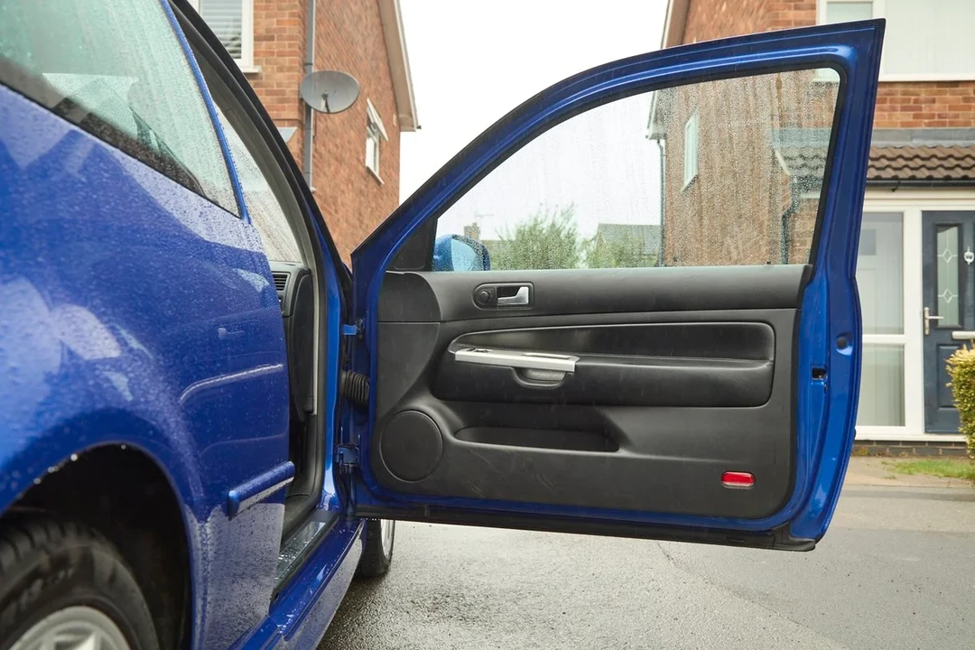 2003 Volkswagen R32 Mk4 - Image 17 of 30