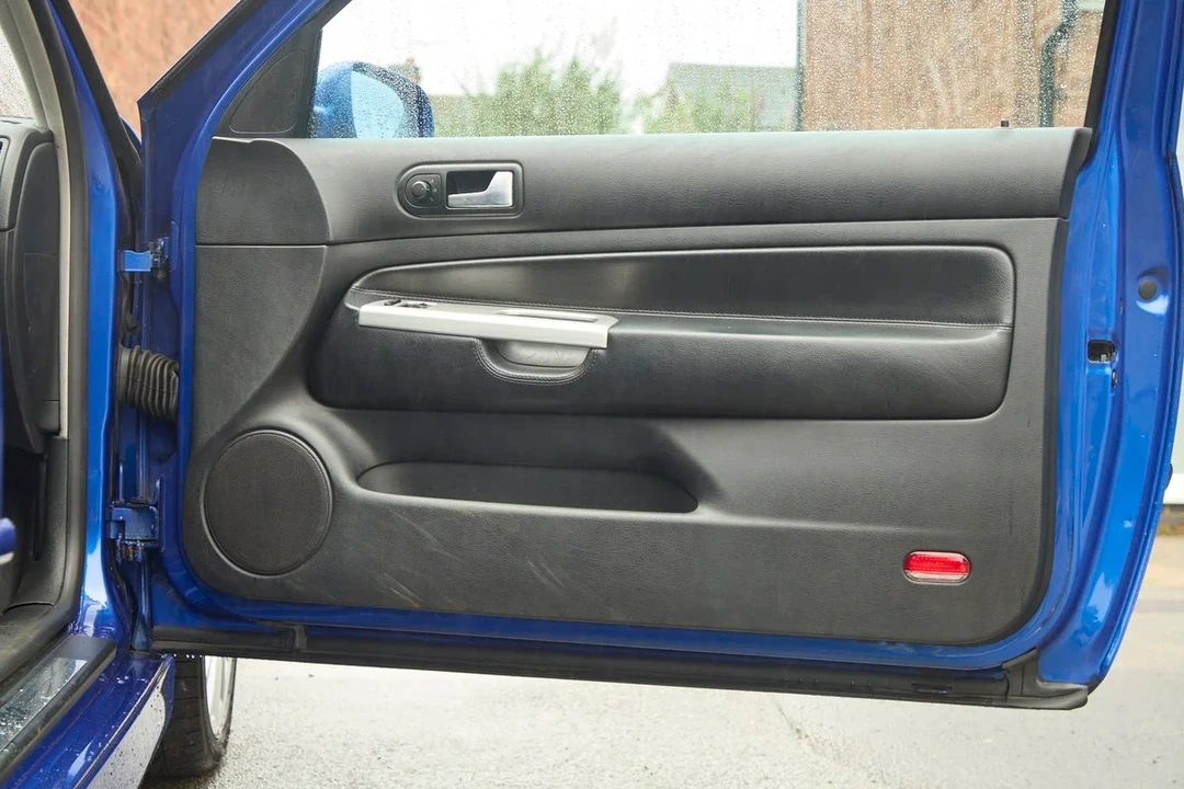 2003 Volkswagen R32 Mk4 - Image 18 of 30