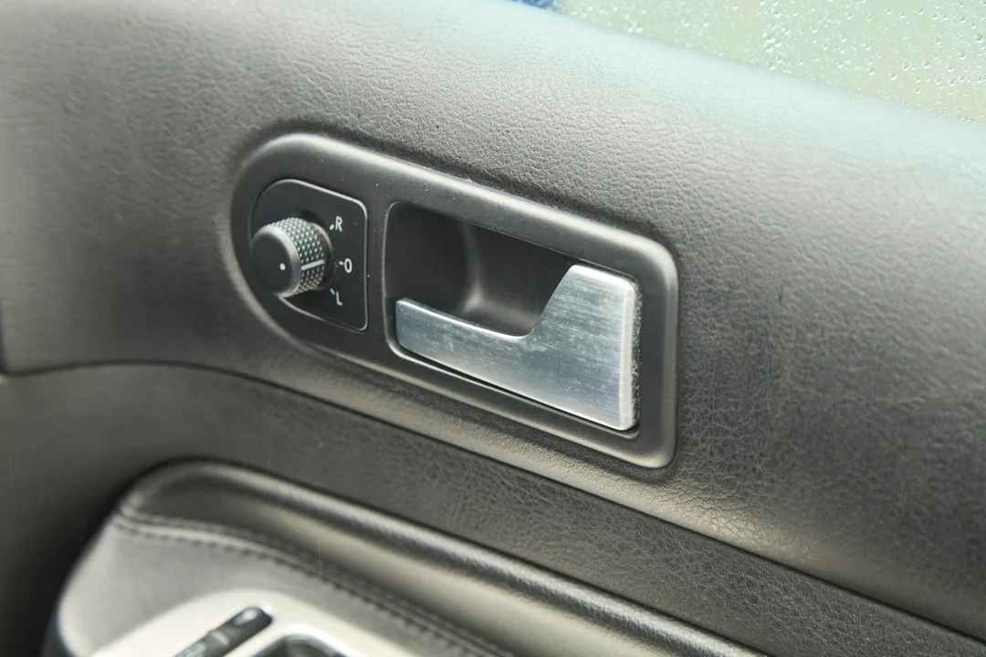 2003 Volkswagen R32 Mk4 - Image 21 of 30