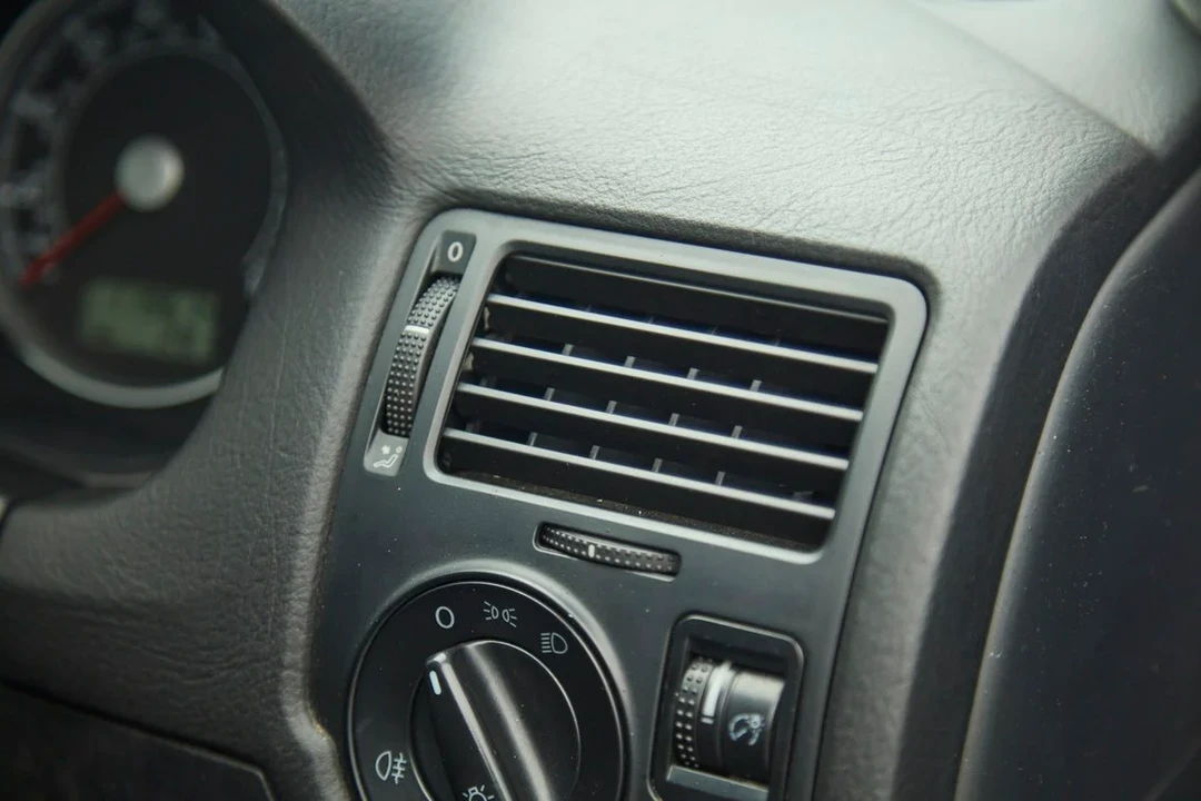 2003 Volkswagen R32 Mk4 - Image 29 of 30