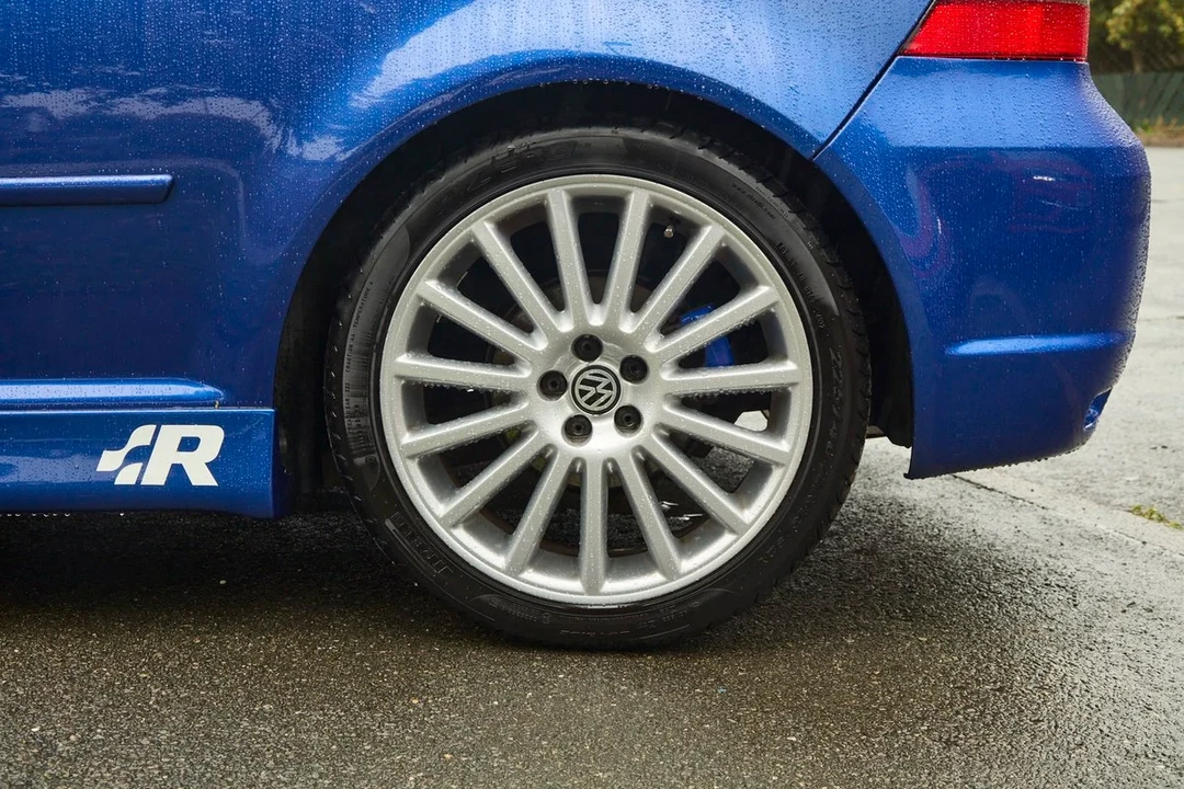 2003 Volkswagen R32 Mk4 - Image 15 of 30