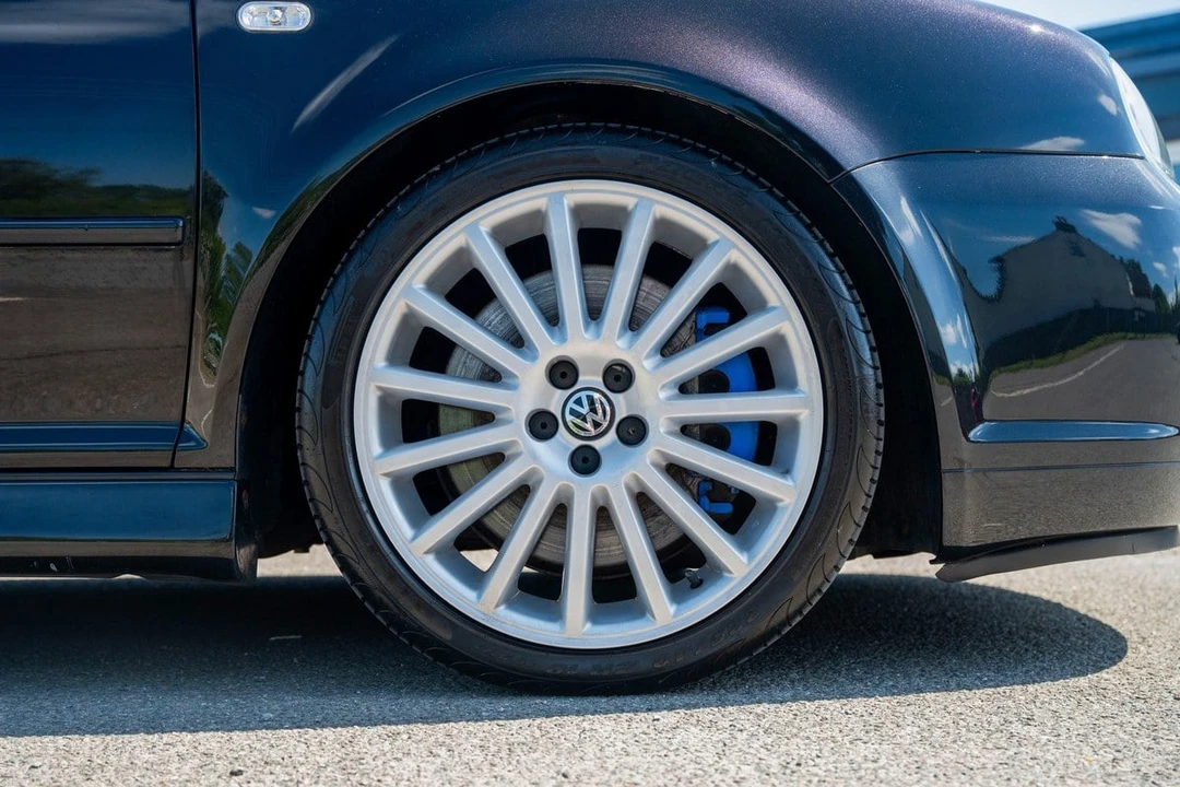 2003 Volkswagen R32 Mk4 - Image 16 of 30