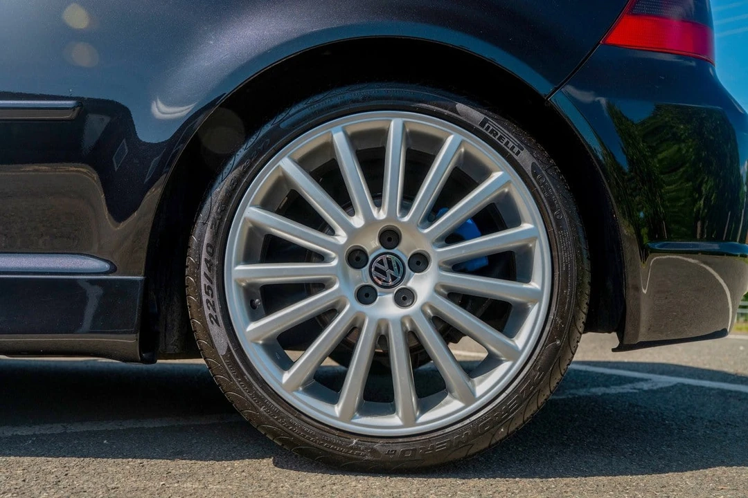 2003 Volkswagen R32 Mk4 - Image 18 of 30