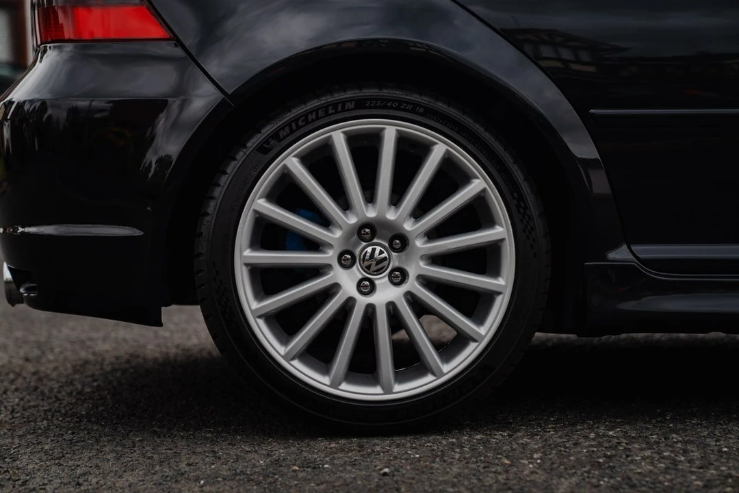 2003 Volkswagen R32 Mk4 - Image 11 of 30