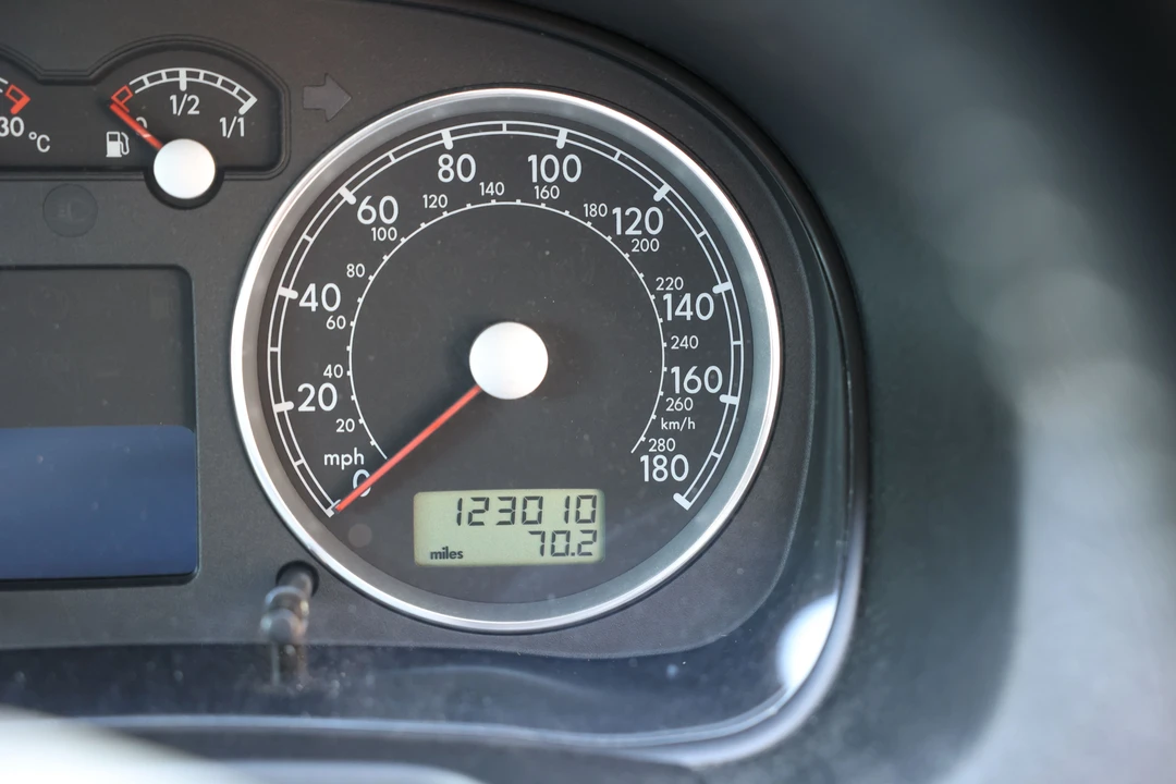 2003 Volkswagen R32 Mk4 - Image 3 of 31