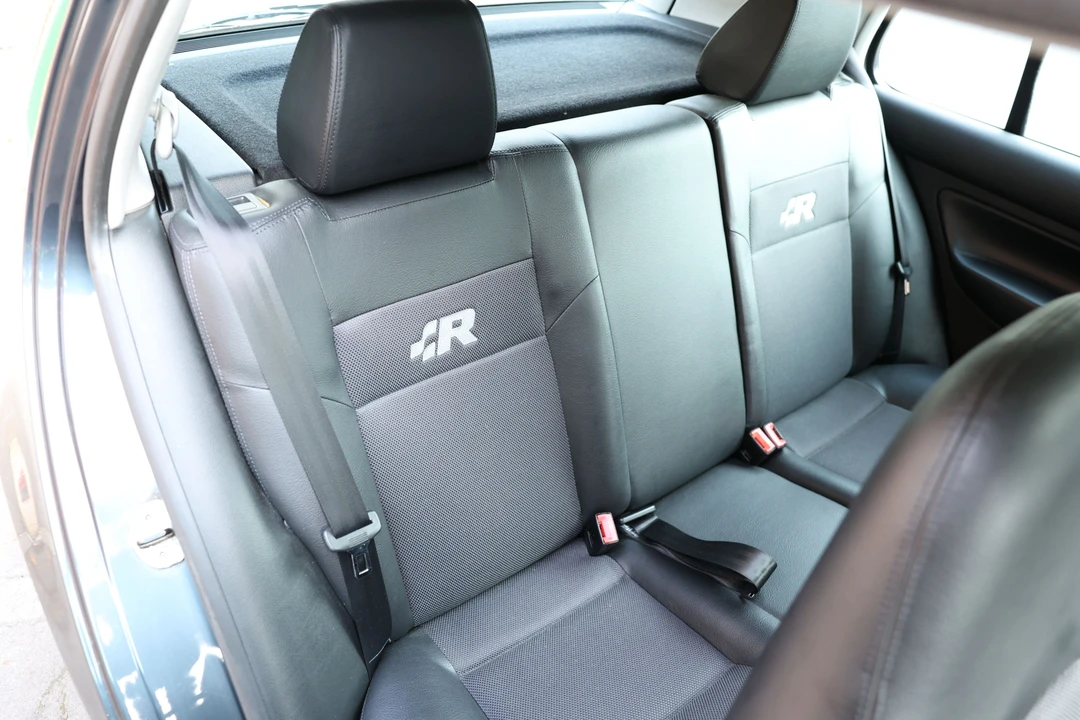 2003 Volkswagen R32 Mk4 - Image 2 of 31