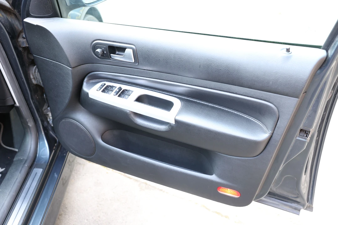 2003 Volkswagen R32 Mk4 - Image 29 of 31