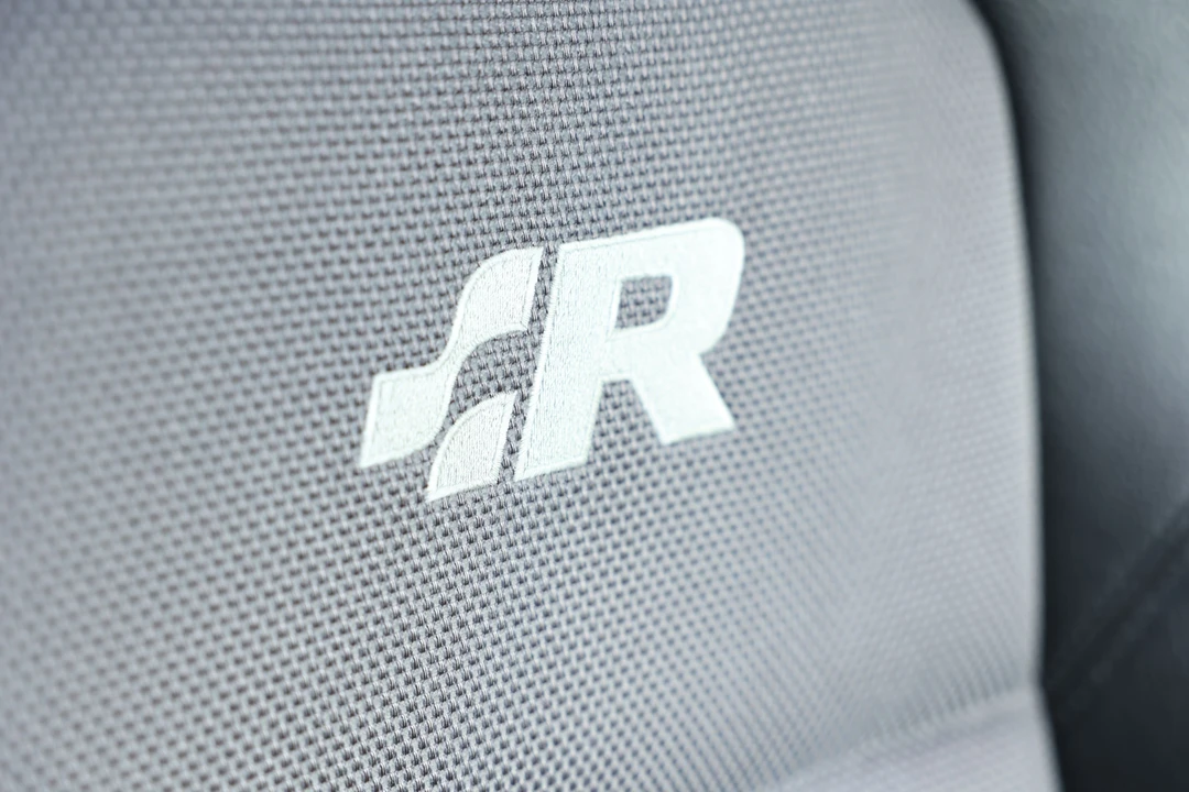 2003 Volkswagen R32 Mk4 - Image 4 of 31