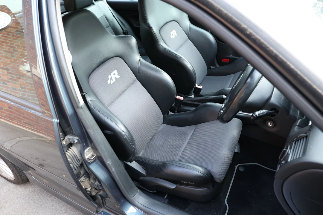 2003 Volkswagen R32 Mk4 - Image 5 of 31