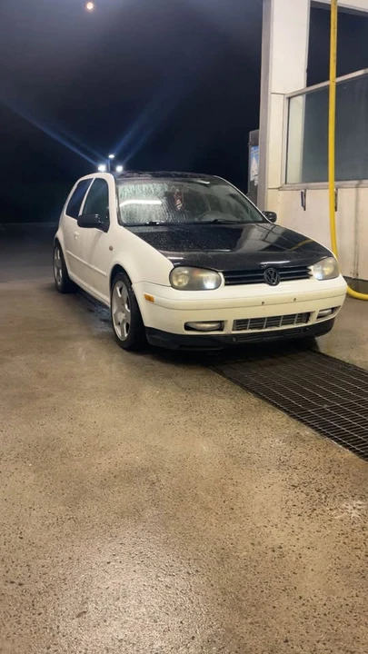 2003 Volkswagen GTI Mk4 - Image 2 of 5