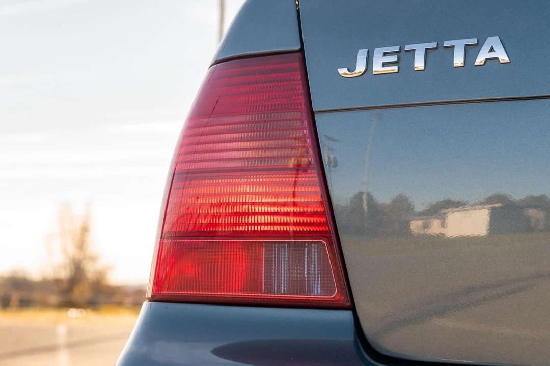 2003 Volkswagen A4 Jetta - Image 23 of 31