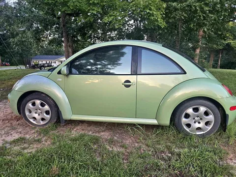 2003 Volkswagen New Beetle 2.5 Hatchback 2D