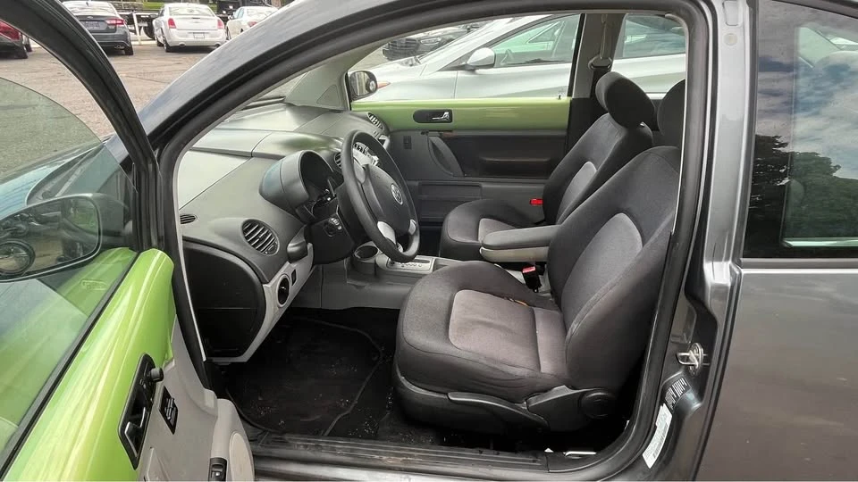 2003 Volkswagen New Beetle - Image 7 of 12